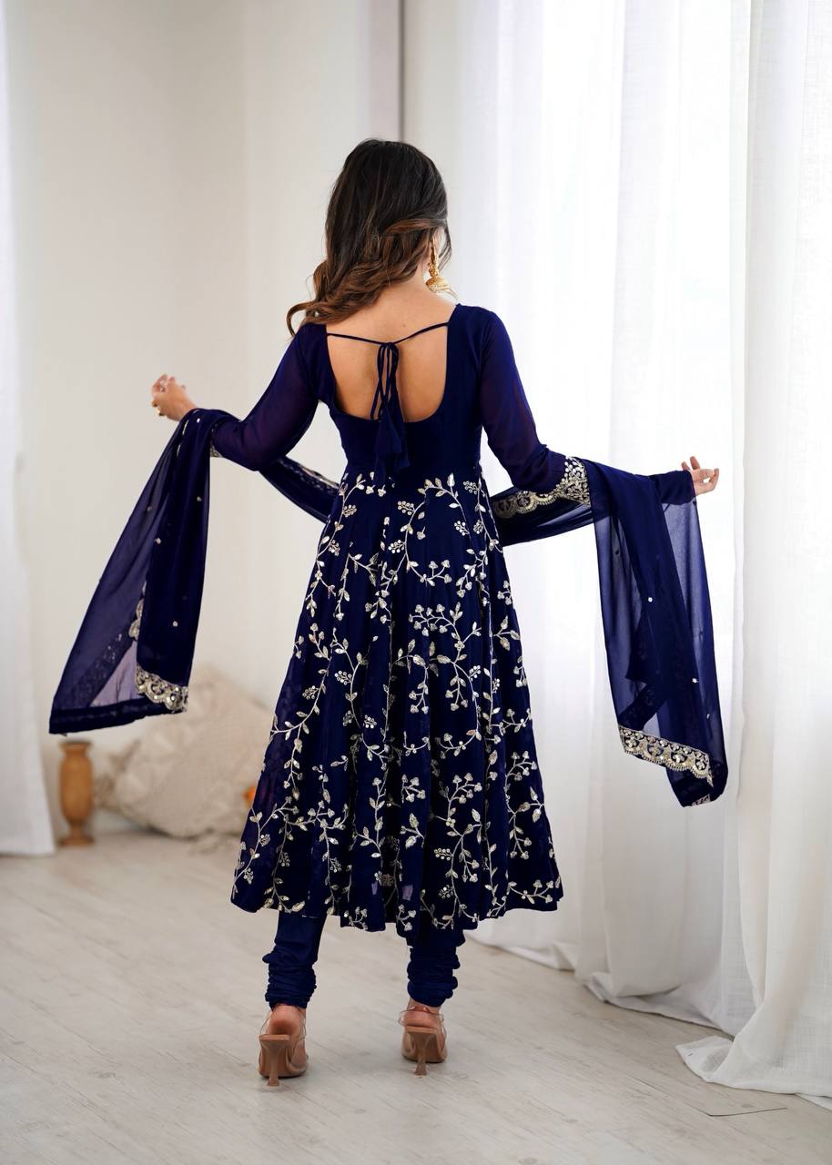 π Real Modeling Ethnic Anarkali Gown β Elegant Ready-to-Wear Ensemble π
